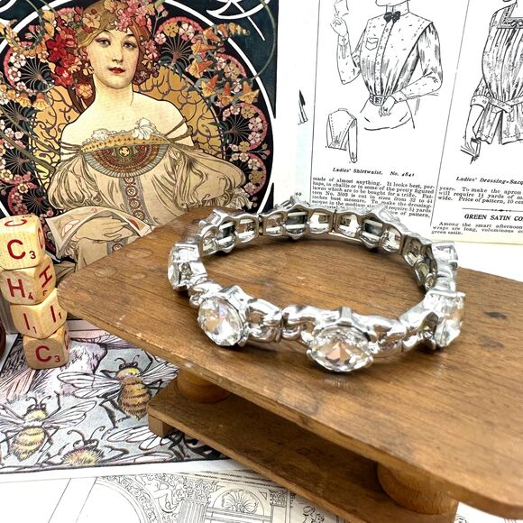 Vintage Clear Rhinestone Stretch Bracelet Silver Tone - Picture 6 of 6